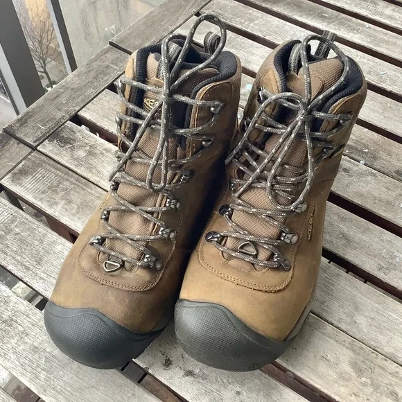 KEEN Revel III Waterproof Winter Hiking Boots Men's Size 11 - Picture 2 of 7